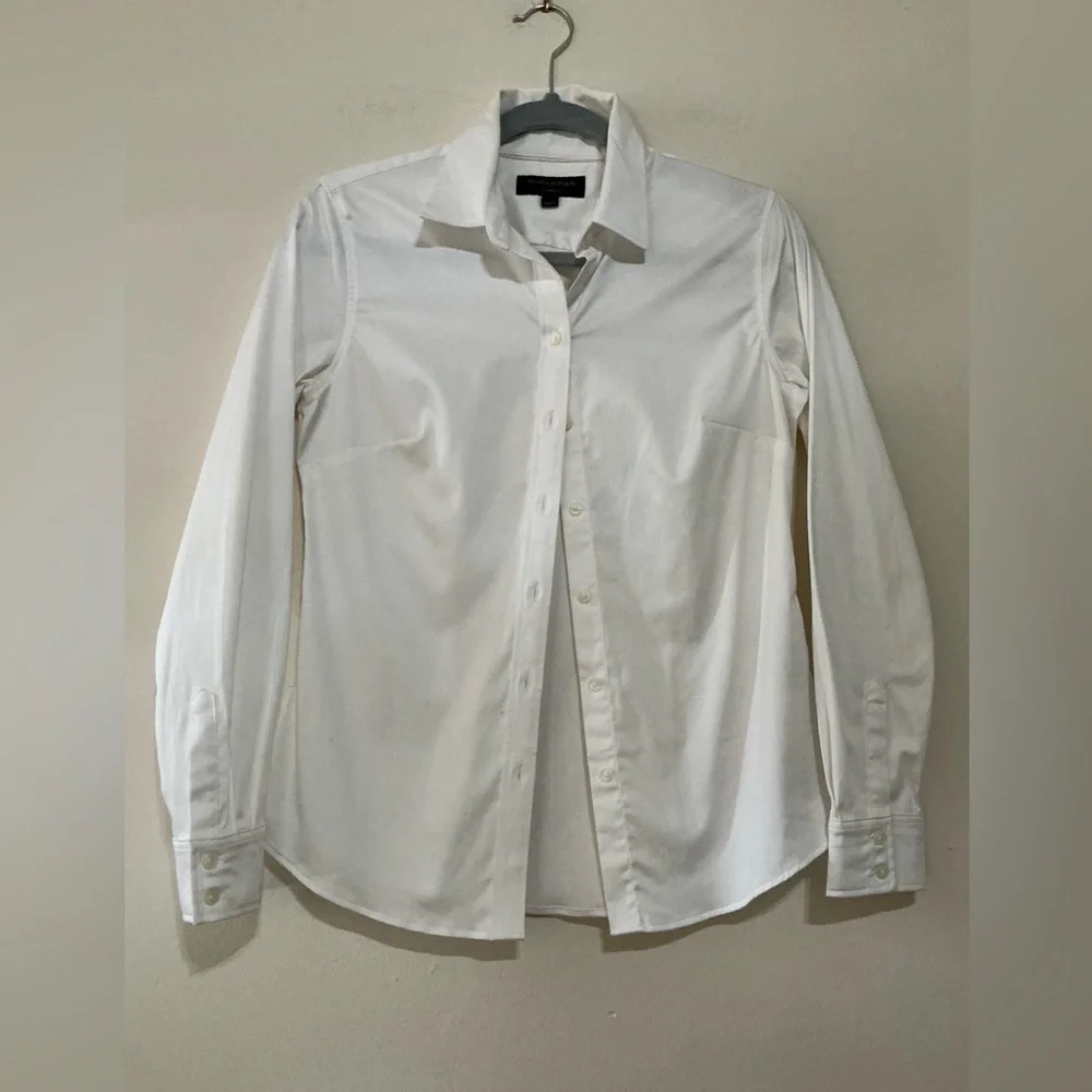 Banana republic Classic White Women’s Dress Shirt - Long Sleeve